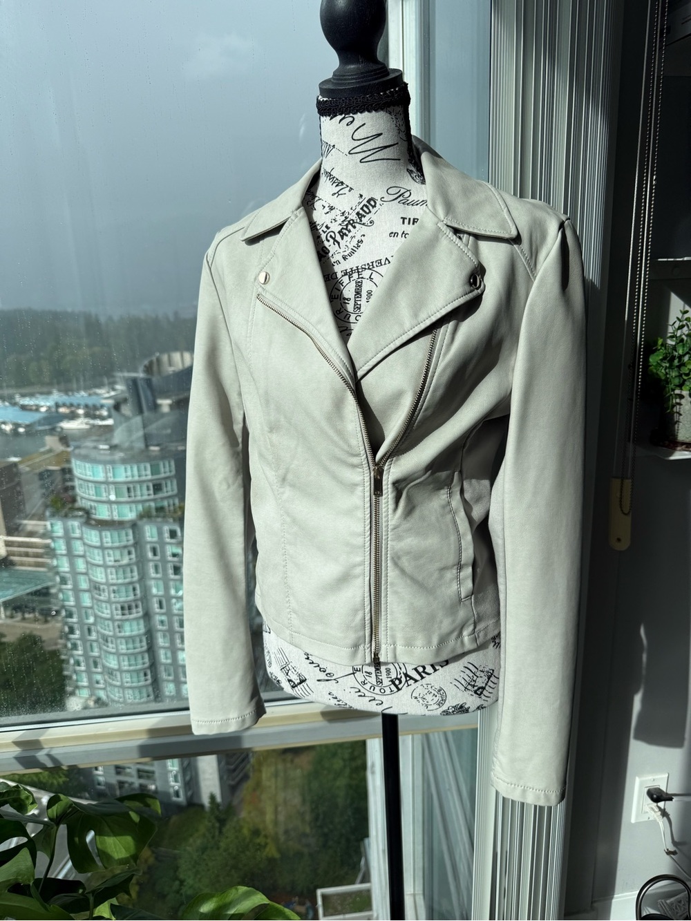 Light Gray Women's Faux Leather Moto Jacket Size M